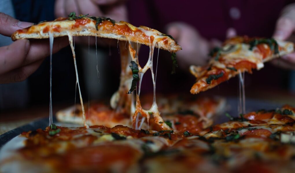 Pizza – En Kulinarisk Reise Gjennom Smaker og Stiler